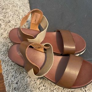 Like new Mia sandals